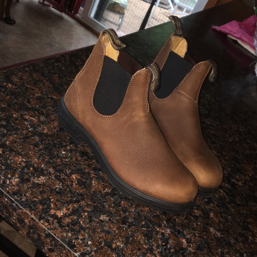 Blundstone Size 8.5 BRAND NEW